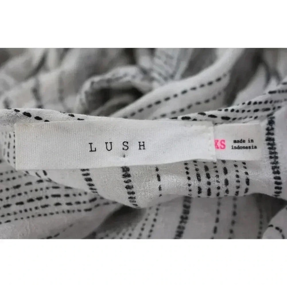 ladies LUSH cold shoulder Blouse size XS - Picture 6 of 6